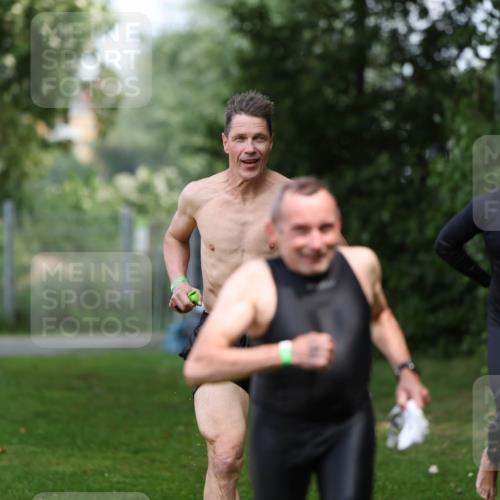 15.06.2025 - 7 Türme Triathlon Michael Strokosch http://msf.ph/oto/7971788 15.06.2025 13:01:18 Schwimmen 702, 759, 785, 847, 972, 1080, 1096, 1192, 1200 meine-sportfotos.de