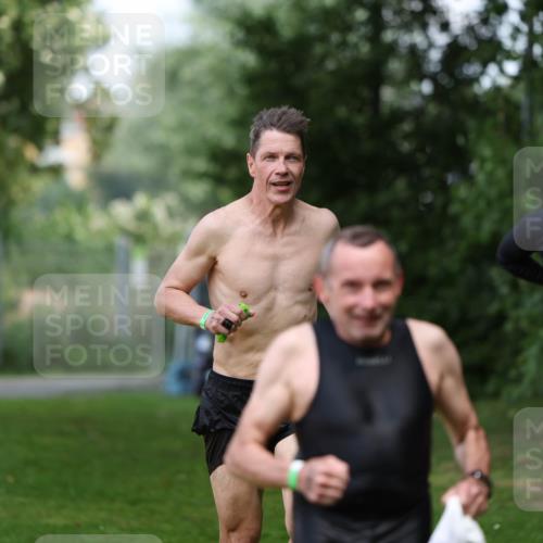 15.06.2025 - 7 Türme Triathlon Michael Strokosch http://msf.ph/oto/7971792 15.06.2025 13:01:19 Schwimmen 702, 759, 785, 972, 1080, 1096, 1192, 1200 meine-sportfotos.de
