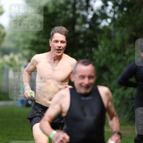 15.06.2025 - 7 Türme Triathlon Michael Strokosch http://msf.ph/oto/7971804 15.06.2025 13:01:19 Schwimmen 702, 759, 785, 972, 1080, 1096, 1192, 1200 meine-sportfotos.de