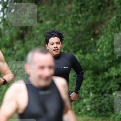 15.06.2025 - 7 Türme Triathlon Michael Strokosch http://msf.ph/oto/7971806 15.06.2025 13:01:20 Schwimmen 702, 759, 785, 972, 1080, 1096, 1192, 1200 meine-sportfotos.de