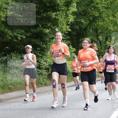 15.06.2025 - REWE Women's Run Jannik Wohlers http://msf.ph/oto/7971814 15.06.2025 10:06:39 Laufen 5128, 5043, 5489, 5302 meine-sportfotos.de