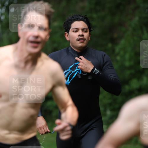 15.06.2025 - 7 Türme Triathlon Michael Strokosch http://msf.ph/oto/7971818 15.06.2025 13:01:20 Schwimmen 702, 759, 785, 972, 1080, 1096, 1192, 1200 meine-sportfotos.de