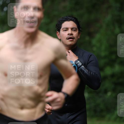 15.06.2025 - 7 Türme Triathlon Michael Strokosch http://msf.ph/oto/7971822 15.06.2025 13:01:21 Schwimmen 702, 759, 785, 972, 1080, 1096, 1192, 1200 meine-sportfotos.de