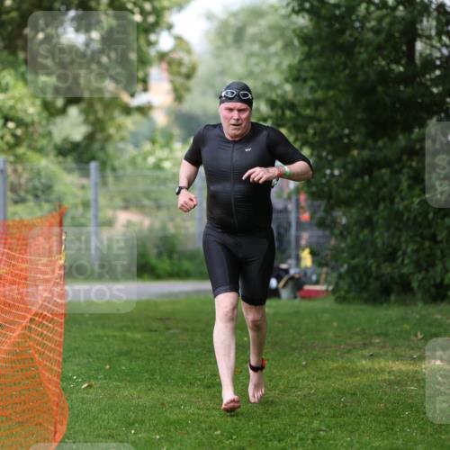 15.06.2025 - 7 Türme Triathlon Michael Strokosch http://msf.ph/oto/7971838 15.06.2025 13:01:42 Schwimmen 834 meine-sportfotos.de