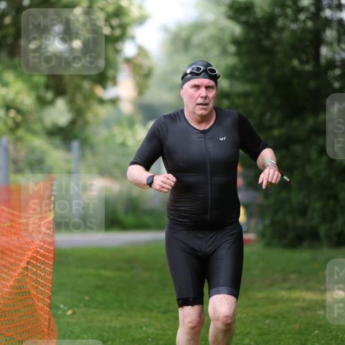 15.06.2025 - 7 Türme Triathlon Michael Strokosch http://msf.ph/oto/7971867 15.06.2025 13:01:43 Schwimmen 834 meine-sportfotos.de