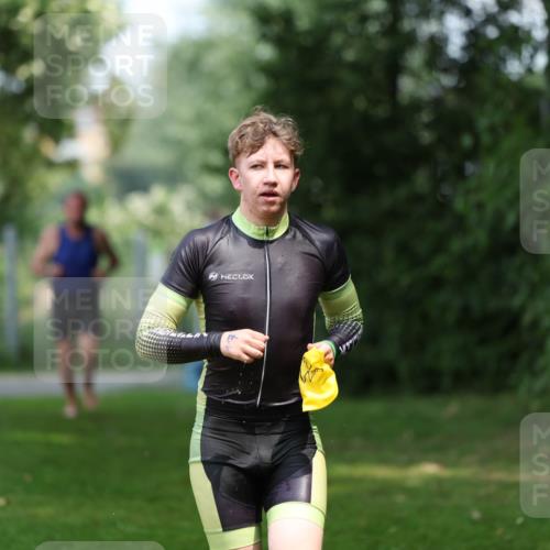 15.06.2025 - 7 Türme Triathlon Michael Strokosch http://msf.ph/oto/7971928 15.06.2025 13:02:23 Schwimmen 1083, 1118, 1173 meine-sportfotos.de