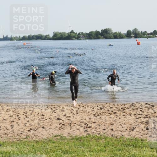 21.06.2025 - 27. Vierlanden-Triathlon MichiJ http://msf.ph/oto/7971940 15.06.2026 08:32:41 Schwimmen 14, 25, 26, 38, 87 meine-sportfotos.de