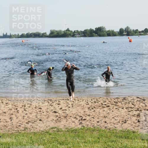 21.06.2025 - 27. Vierlanden-Triathlon MichiJ http://msf.ph/oto/7971945 15.06.2026 08:32:41 Schwimmen 14, 25, 26, 38, 87 meine-sportfotos.de