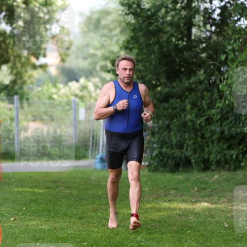15.06.2025 - 7 Türme Triathlon Michael Strokosch http://msf.ph/oto/7971953 15.06.2025 13:02:27 Schwimmen 1083, 1118, 1173 meine-sportfotos.de