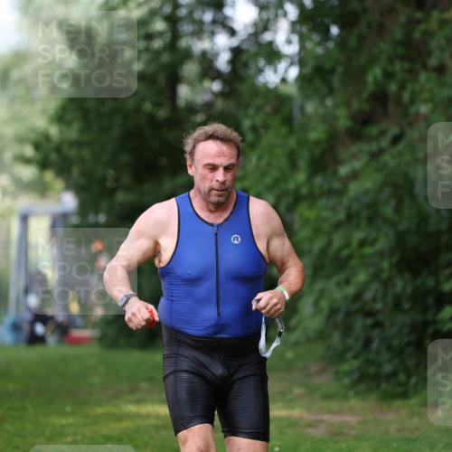 15.06.2025 - 7 Türme Triathlon Michael Strokosch http://msf.ph/oto/7971986 15.06.2025 13:02:29 Schwimmen 1083, 1118, 1173 meine-sportfotos.de