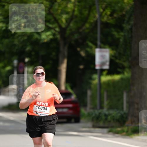 15.06.2025 - REWE Women's Run Dr. Thomas Lammeyer http://msf.ph/oto/7972009 15.06.2025 10:01:11 Laufen 10804 meine-sportfotos.de