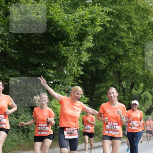 15.06.2025 - REWE Women's Run Jannik Wohlers http://msf.ph/oto/7972017 15.06.2025 10:06:45 Laufen 51, 5205, 5360, 5295, 5361, 5071 meine-sportfotos.de