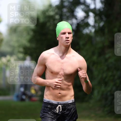 15.06.2025 - 7 Türme Triathlon Michael Strokosch http://msf.ph/oto/7972024 15.06.2025 13:02:40 Schwimmen 1083 meine-sportfotos.de