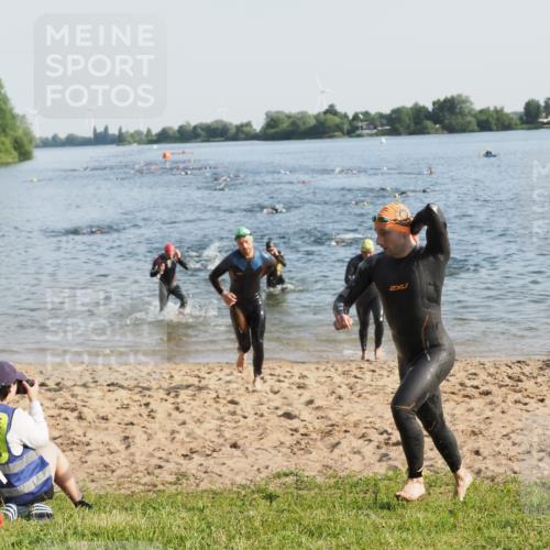 21.06.2025 - 27. Vierlanden-Triathlon MichiJ http://msf.ph/oto/7972031 15.06.2026 08:32:47 Schwimmen 8, 25, 38, 41, 60, 87 meine-sportfotos.de