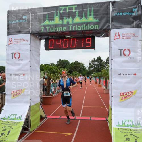 15.06.2025 - 7 Türme Triathlon Michael Strokosch http://msf.ph/oto/7972036 15.06.2025 14:00:19 Ziel 496, 551, 938, 942, 1073 meine-sportfotos.de