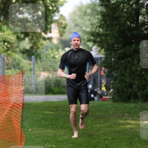 15.06.2025 - 7 Türme Triathlon Michael Strokosch http://msf.ph/oto/7972042 15.06.2025 13:03:30 Schwimmen 1078 meine-sportfotos.de