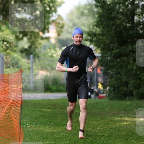 15.06.2025 - 7 Türme Triathlon Michael Strokosch http://msf.ph/oto/7972048 15.06.2025 13:03:30 Schwimmen 1078 meine-sportfotos.de