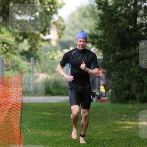 15.06.2025 - 7 Türme Triathlon Michael Strokosch http://msf.ph/oto/7972051 15.06.2025 13:03:31 Schwimmen 1078 meine-sportfotos.de