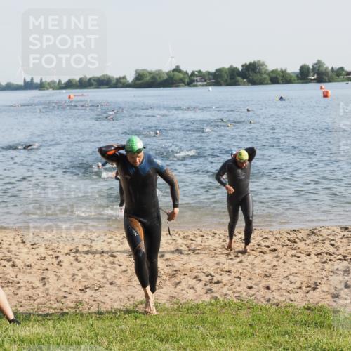 21.06.2025 - 27. Vierlanden-Triathlon MichiJ http://msf.ph/oto/7972054 15.06.2026 08:32:49 Schwimmen 8, 25, 38, 41, 60, 87 meine-sportfotos.de