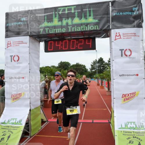15.06.2025 - 7 Türme Triathlon Michael Strokosch http://msf.ph/oto/7972063 15.06.2025 14:00:24 Ziel 551, 739, 938, 942, 1073 meine-sportfotos.de