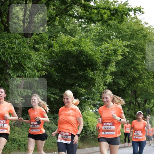 15.06.2025 - REWE Women's Run Jannik Wohlers http://msf.ph/oto/7972077 15.06.2025 10:06:46 Laufen 5071, 151, 5205, 5360, 5361 meine-sportfotos.de