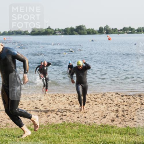 21.06.2025 - 27. Vierlanden-Triathlon MichiJ http://msf.ph/oto/7972078 15.06.2026 08:32:50 Schwimmen 8, 25, 38, 41, 60, 87 meine-sportfotos.de