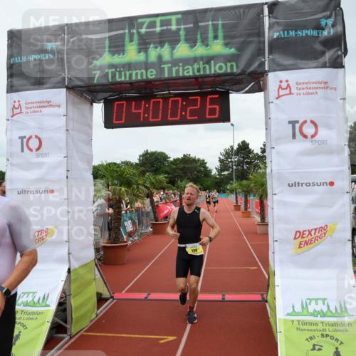 15.06.2025 - 7 Türme Triathlon Michael Strokosch http://msf.ph/oto/7972079 15.06.2025 14:00:25 Ziel 551, 739, 938, 942, 1073 meine-sportfotos.de