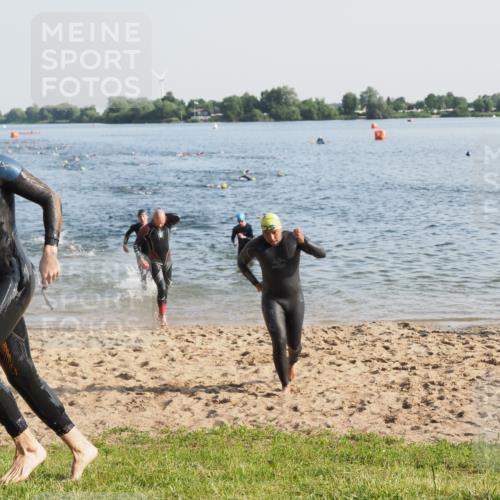 21.06.2025 - 27. Vierlanden-Triathlon MichiJ http://msf.ph/oto/7972084 15.06.2026 08:32:50 Schwimmen 8, 25, 38, 41, 60, 87 meine-sportfotos.de