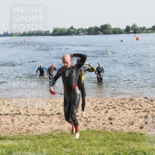 21.06.2025 - 27. Vierlanden-Triathlon MichiJ http://msf.ph/oto/7972136 15.06.2026 08:32:54 Schwimmen 8, 41, 60, 87, 234 meine-sportfotos.de