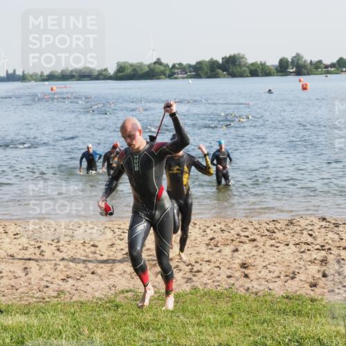 21.06.2025 - 27. Vierlanden-Triathlon MichiJ http://msf.ph/oto/7972141 15.06.2026 08:32:54 Schwimmen 8, 41, 60, 87, 234 meine-sportfotos.de