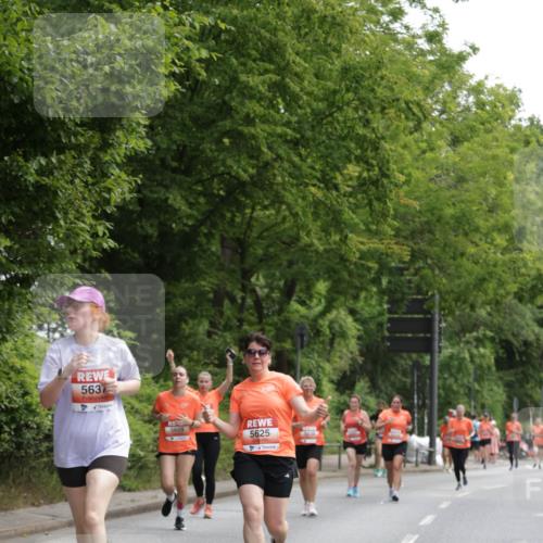 15.06.2025 - REWE Women's Run Jannik Wohlers http://msf.ph/oto/7972176 15.06.2025 10:06:50 Laufen 5637, 5625 meine-sportfotos.de