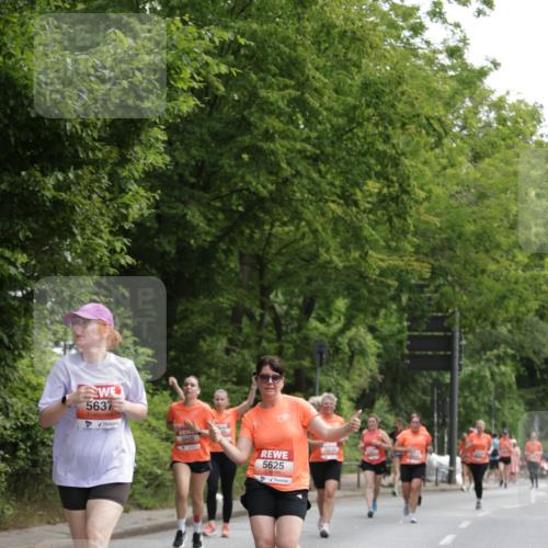 15.06.2025 - REWE Women's Run Jannik Wohlers http://msf.ph/oto/7972185 15.06.2025 10:06:50 Laufen 5637, 5625 meine-sportfotos.de