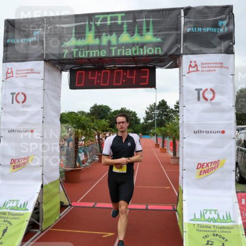 15.06.2025 - 7 Türme Triathlon Michael Strokosch http://msf.ph/oto/7972186 15.06.2025 14:00:42 Ziel 986, 1177 meine-sportfotos.de