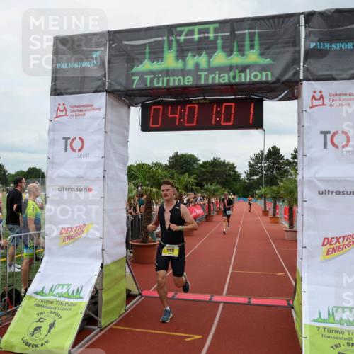 15.06.2025 - 7 Türme Triathlon Michael Strokosch http://msf.ph/oto/7972211 15.06.2025 14:01:01 Ziel 523, 1166 meine-sportfotos.de