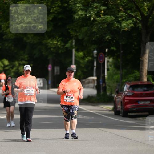 15.06.2025 - REWE Women's Run Dr. Thomas Lammeyer http://msf.ph/oto/7972213 15.06.2025 10:01:28 Laufen 10815, 10122, 10670 meine-sportfotos.de