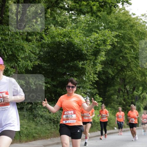 15.06.2025 - REWE Women's Run Jannik Wohlers http://msf.ph/oto/7972214 15.06.2025 10:06:52 Laufen 37, 5625 meine-sportfotos.de