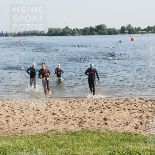 21.06.2025 - 27. Vierlanden-Triathlon MichiJ http://msf.ph/oto/7972216 15.06.2026 08:32:59 Schwimmen 8, 15, 36, 41, 60, 185, 234 meine-sportfotos.de