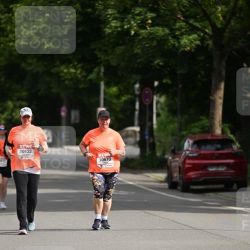 15.06.2025 - REWE Women's Run Dr. Thomas Lammeyer http://msf.ph/oto/7972226 15.06.2025 10:01:29 Laufen 0815, 10122, 10670 meine-sportfotos.de