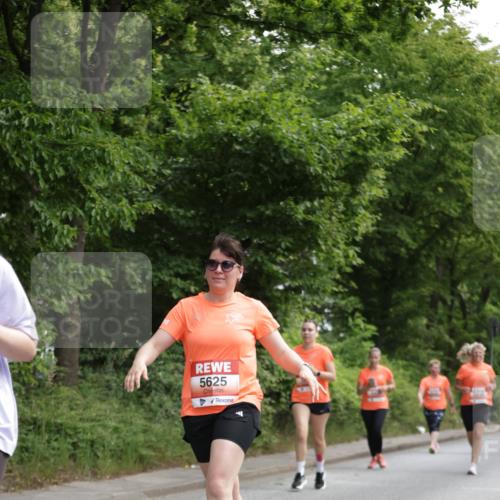 15.06.2025 - REWE Women's Run Jannik Wohlers http://msf.ph/oto/7972229 15.06.2025 10:06:52 Laufen 5625 meine-sportfotos.de