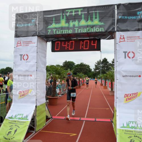 15.06.2025 - 7 Türme Triathlon Michael Strokosch http://msf.ph/oto/7972234 15.06.2025 14:01:04 Ziel 523, 992, 1166 meine-sportfotos.de