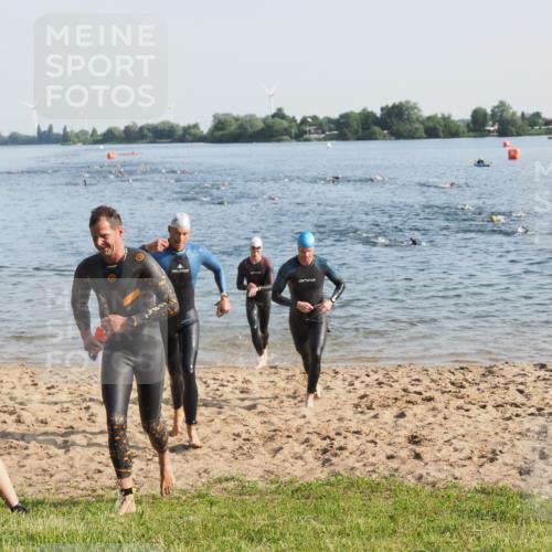 21.06.2025 - 27. Vierlanden-Triathlon MichiJ http://msf.ph/oto/7972237 15.06.2026 08:33:03 Schwimmen 8, 15, 36, 185, 234 meine-sportfotos.de
