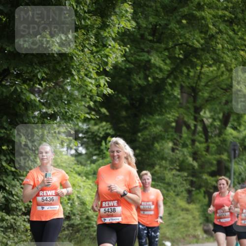 15.06.2025 - REWE Women's Run Jannik Wohlers http://msf.ph/oto/7972273 15.06.2025 10:06:54 Laufen 5436, 5438, 5542 meine-sportfotos.de