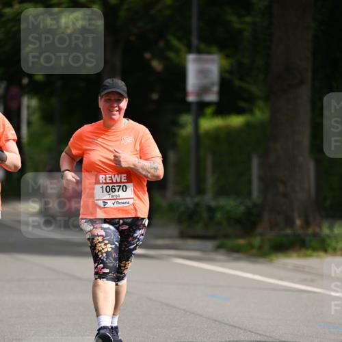 15.06.2025 - REWE Women's Run Dr. Thomas Lammeyer http://msf.ph/oto/7972286 15.06.2025 10:01:35 Laufen 10670 meine-sportfotos.de