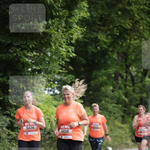 15.06.2025 - REWE Women's Run Jannik Wohlers http://msf.ph/oto/7972289 15.06.2025 10:06:54 Laufen 5436, 5642, 5438, 5051 meine-sportfotos.de
