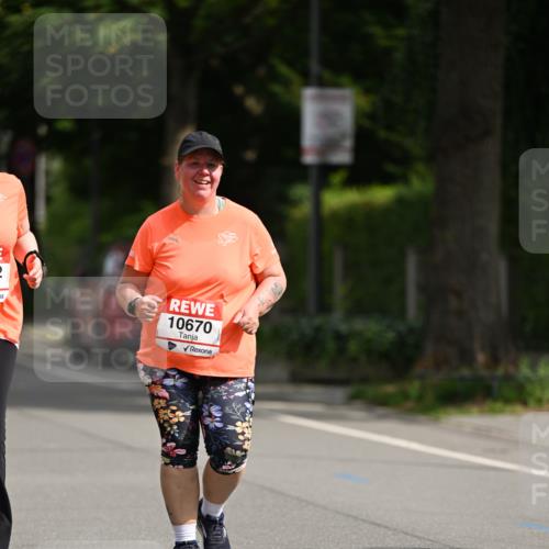 15.06.2025 - REWE Women's Run Dr. Thomas Lammeyer http://msf.ph/oto/7972294 15.06.2025 10:01:35 Laufen 2, 10670 meine-sportfotos.de