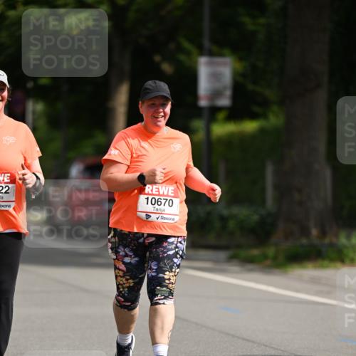 15.06.2025 - REWE Women's Run Dr. Thomas Lammeyer http://msf.ph/oto/7972303 15.06.2025 10:01:35 Laufen 22, 10670 meine-sportfotos.de