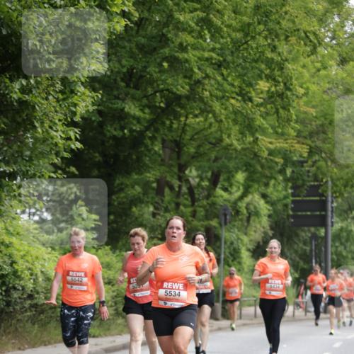 15.06.2025 - REWE Women's Run Jannik Wohlers http://msf.ph/oto/7972326 15.06.2025 10:06:56 Laufen 5542, 569, 5534 meine-sportfotos.de