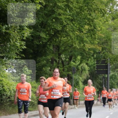 15.06.2025 - REWE Women's Run Jannik Wohlers http://msf.ph/oto/7972335 15.06.2025 10:06:57 Laufen 5542, 5051, 5534 meine-sportfotos.de