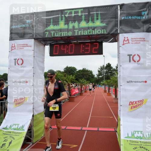 15.06.2025 - 7 Türme Triathlon Michael Strokosch http://msf.ph/oto/7972370 15.06.2025 14:01:31 Ziel 395, 740, 840 meine-sportfotos.de