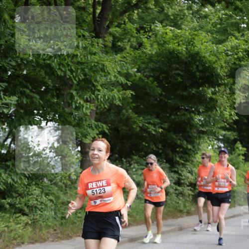 15.06.2025 - REWE Women's Run Jannik Wohlers http://msf.ph/oto/7972417 15.06.2025 10:07:08 Laufen 5123 meine-sportfotos.de